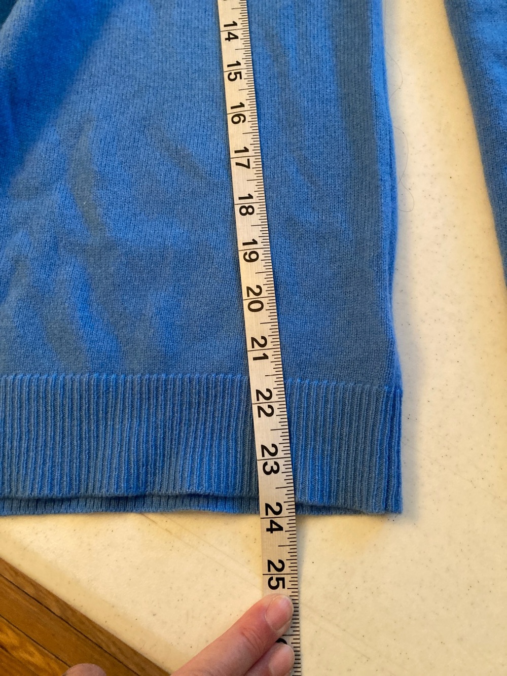 Tahari Cashmere Crewneck Sweater - Picture 4 of 4